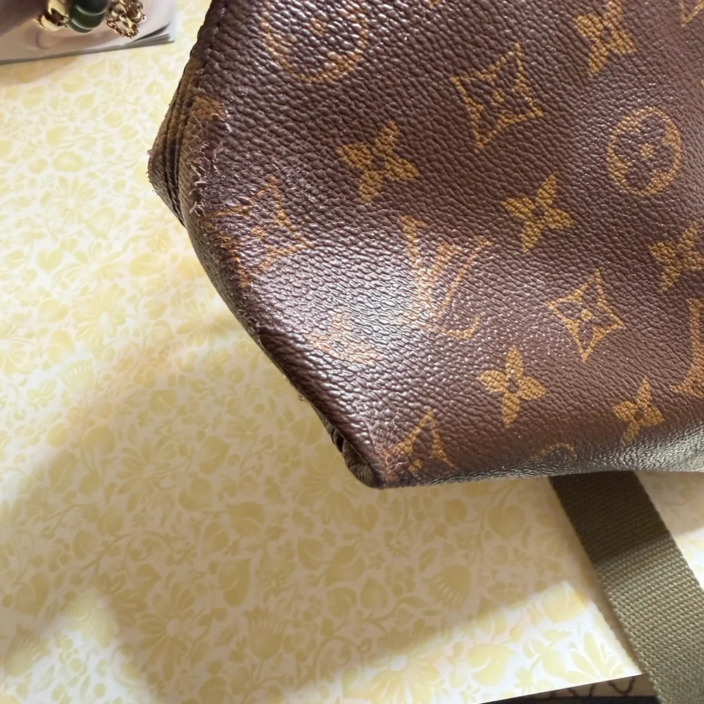 Authentic Louis Vuitton Tuileries Besace Bag